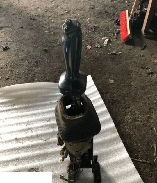 Joystick Liebherr L564 - Kabina dhe interier për Makineri ndërtimi: foto 1 Joystick Liebherr L564 - Kabina dhe interier për Makineri ndërtimi: foto 1