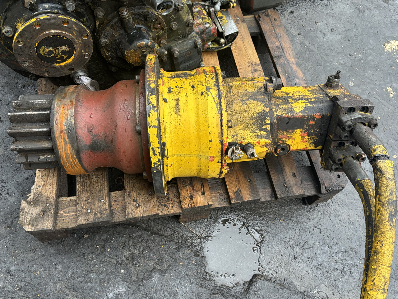 Zeppelin ZR15 Cat 212 206 Eder Reduktor Obrotu - Makineritë e tjera: foto 1 Zeppelin ZR15 Cat 212 206 Eder Reduktor Obrotu - Makineritë e tjera: foto 1