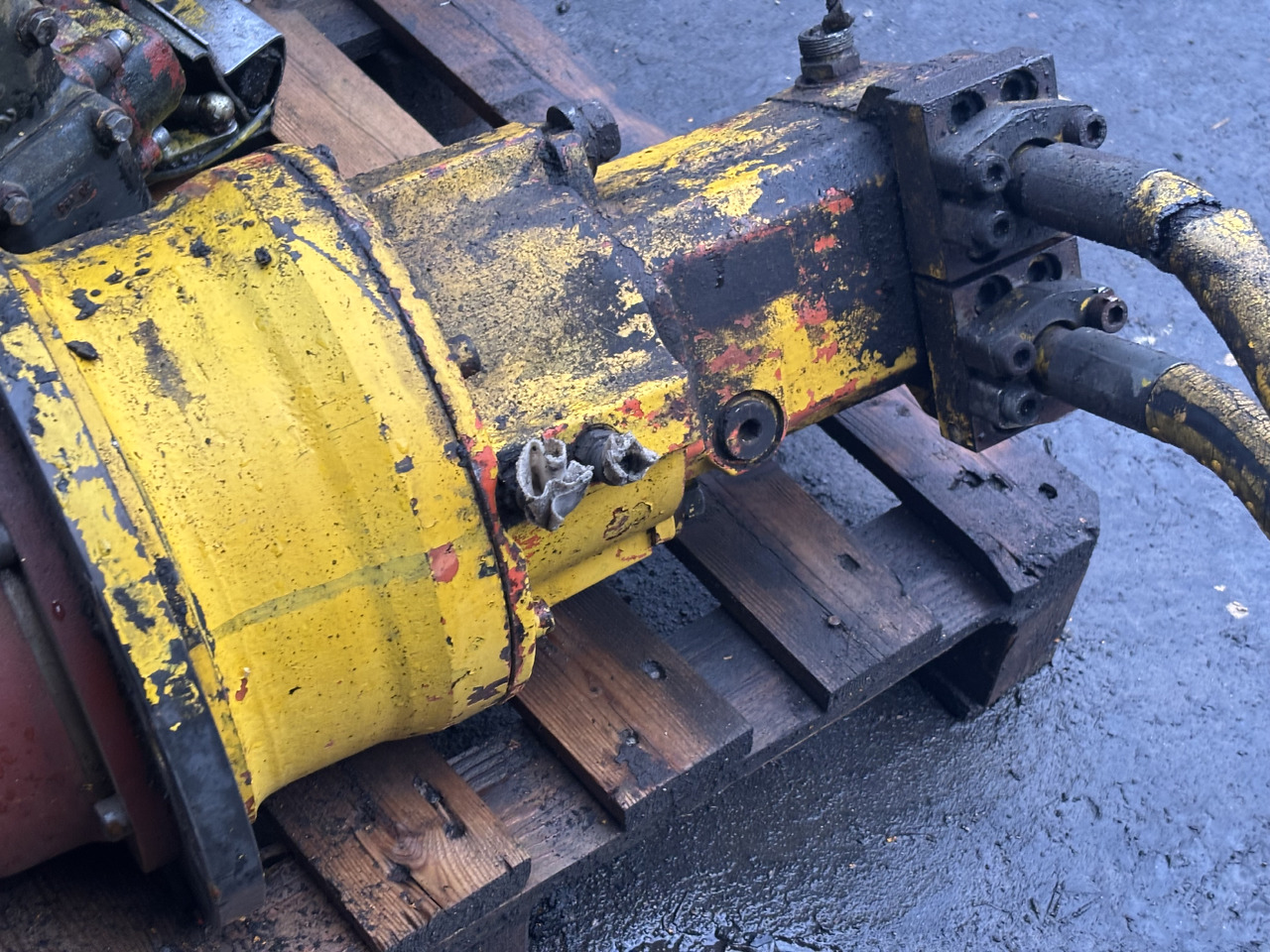 Zeppelin ZR15 Cat 212 206 Eder Reduktor Obrotu - Makineritë e tjera: foto 4 Zeppelin ZR15 Cat 212 206 Eder Reduktor Obrotu - Makineritë e tjera: foto 4