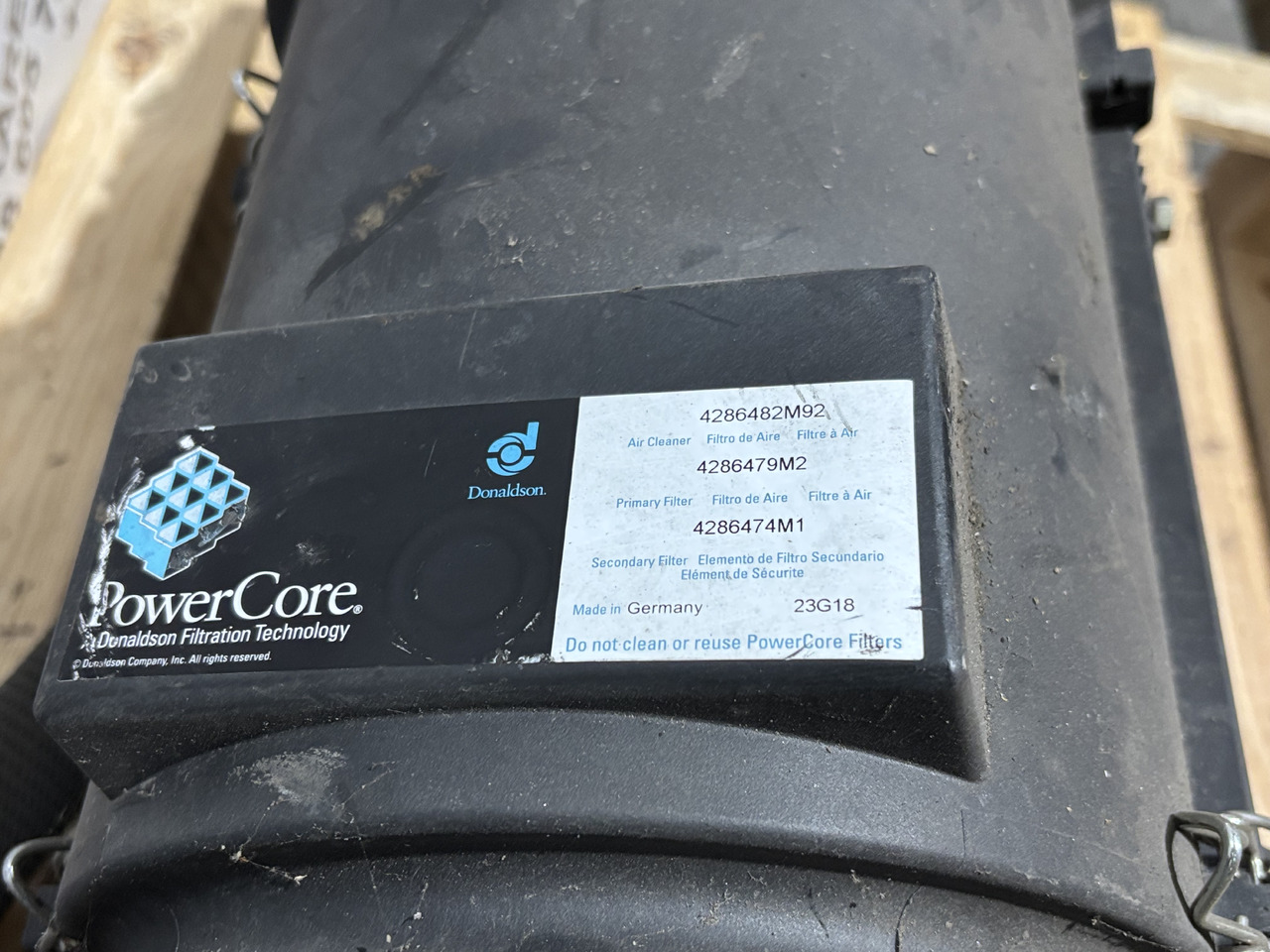 Massey Ferguson 4286482M92 Obudowa Filtra Powietrza Zespół - Filtri i ajrit për Makineri bujqësore: foto 4 Massey Ferguson 4286482M92 Obudowa Filtra Powietrza Zespół - Filtri i ajrit për Makineri bujqësore: foto 4