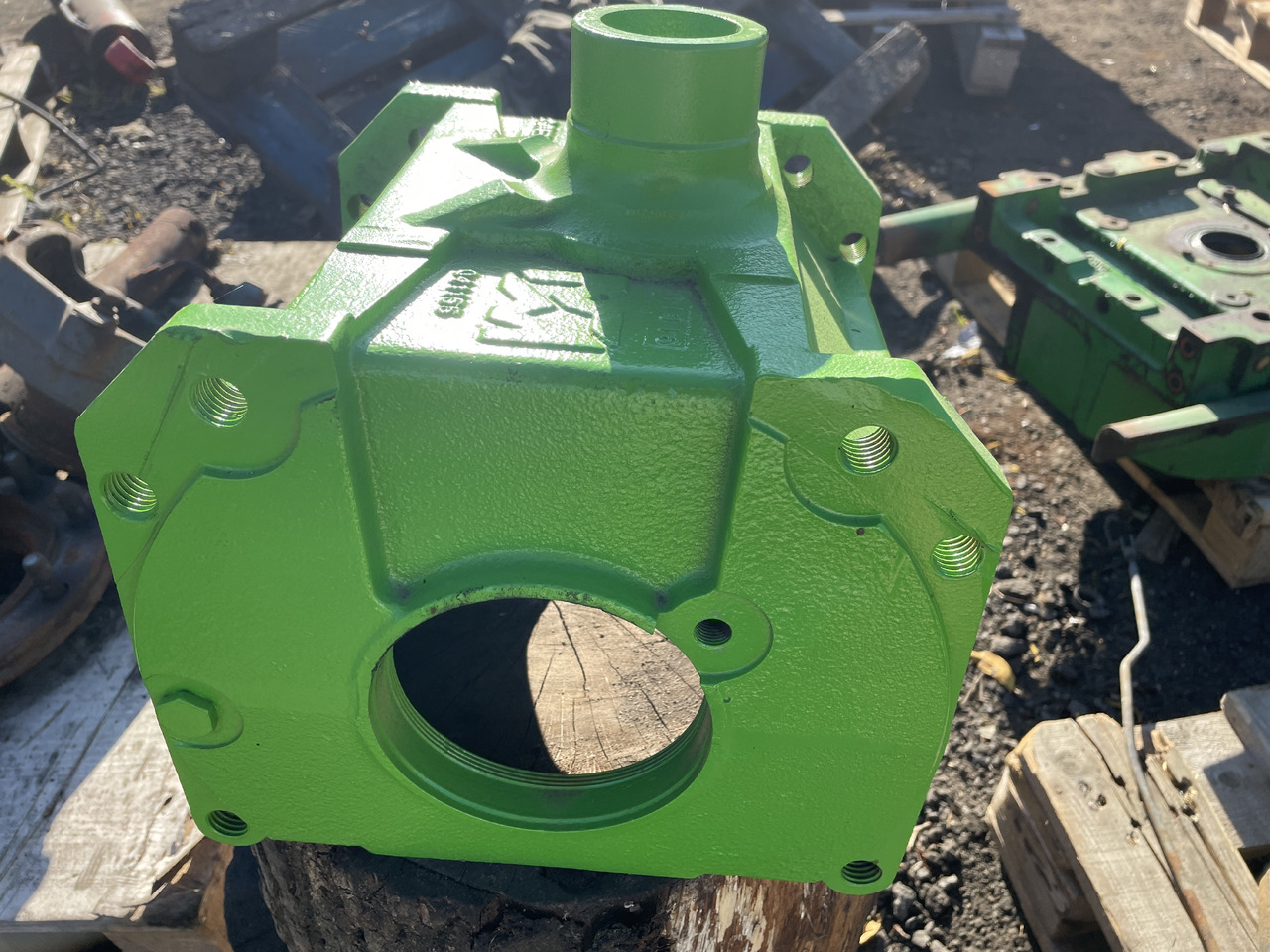 Merlo - obudowa dyferencjału 041155 - Ingranazhi i diferencialit për Makineri bujqësore: foto 2 Merlo - obudowa dyferencjału 041155 - Ingranazhi i diferencialit për Makineri bujqësore: foto 2