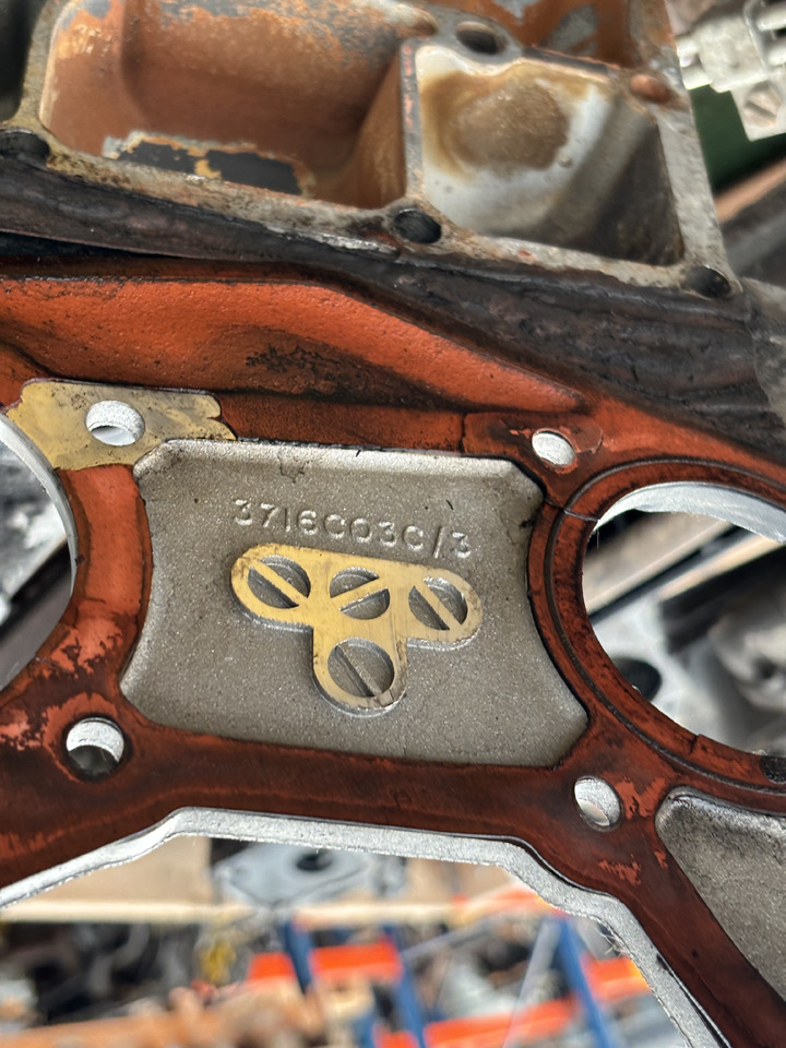 Perkins 1004.4 1004.4T 1006.6 Silnik Pokrywa Silnika Obudowa Tryb CZĘŚCI 3716C03C/3 - Motori dhe pjesë këmbimi për Makineri ndërtimi: foto 3 Perkins 1004.4 1004.4T 1006.6 Silnik Pokrywa Silnika Obudowa Tryb CZĘŚCI 3716C03C/3 - Motori dhe pjesë këmbimi për Makineri ndërtimi: foto 3