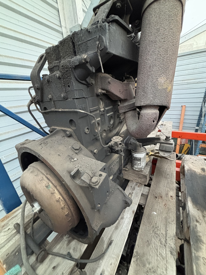 Perkins 1548/2300 Silnik Blok Kolektor Koło Pasowe Wał Pokrywa CZĘŚCI - Motori dhe pjesë këmbimi për Makineri ndërtimi: foto 1 Perkins 1548/2300 Silnik Blok Kolektor Koło Pasowe Wał Pokrywa CZĘŚCI - Motori dhe pjesë këmbimi për Makineri ndërtimi: foto 1