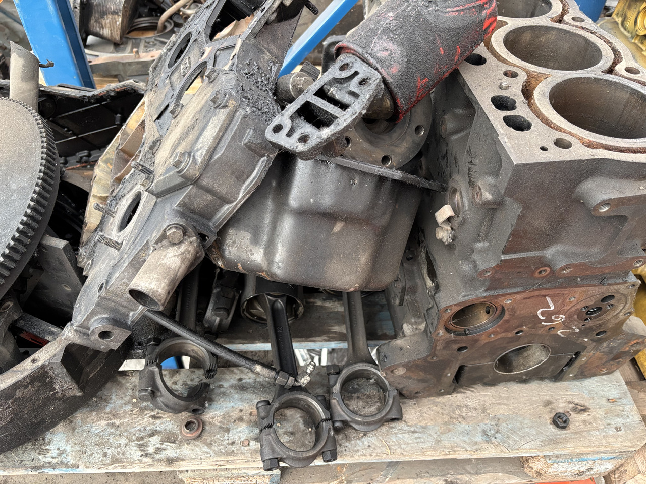 Perkins JCB 2166/2200 1104C 1104C-44T Silnik Blok Miska Olejowa Pokrywa Rozrządu Tłok CZĘŚCI - Motori dhe pjesë këmbimi për Makineri ndërtimi: foto 4 Perkins JCB 2166/2200 1104C 1104C-44T Silnik Blok Miska Olejowa Pokrywa Rozrządu Tłok CZĘŚCI - Motori dhe pjesë këmbimi për Makineri ndërtimi: foto 4