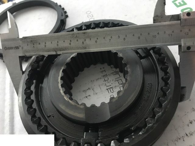 Valtra 700 - Synchronizatory - Kutia e marsheve dhe pjesë këmbimi për Makineri bujqësore: foto 3 Valtra 700 - Synchronizatory - Kutia e marsheve dhe pjesë këmbimi për Makineri bujqësore: foto 3