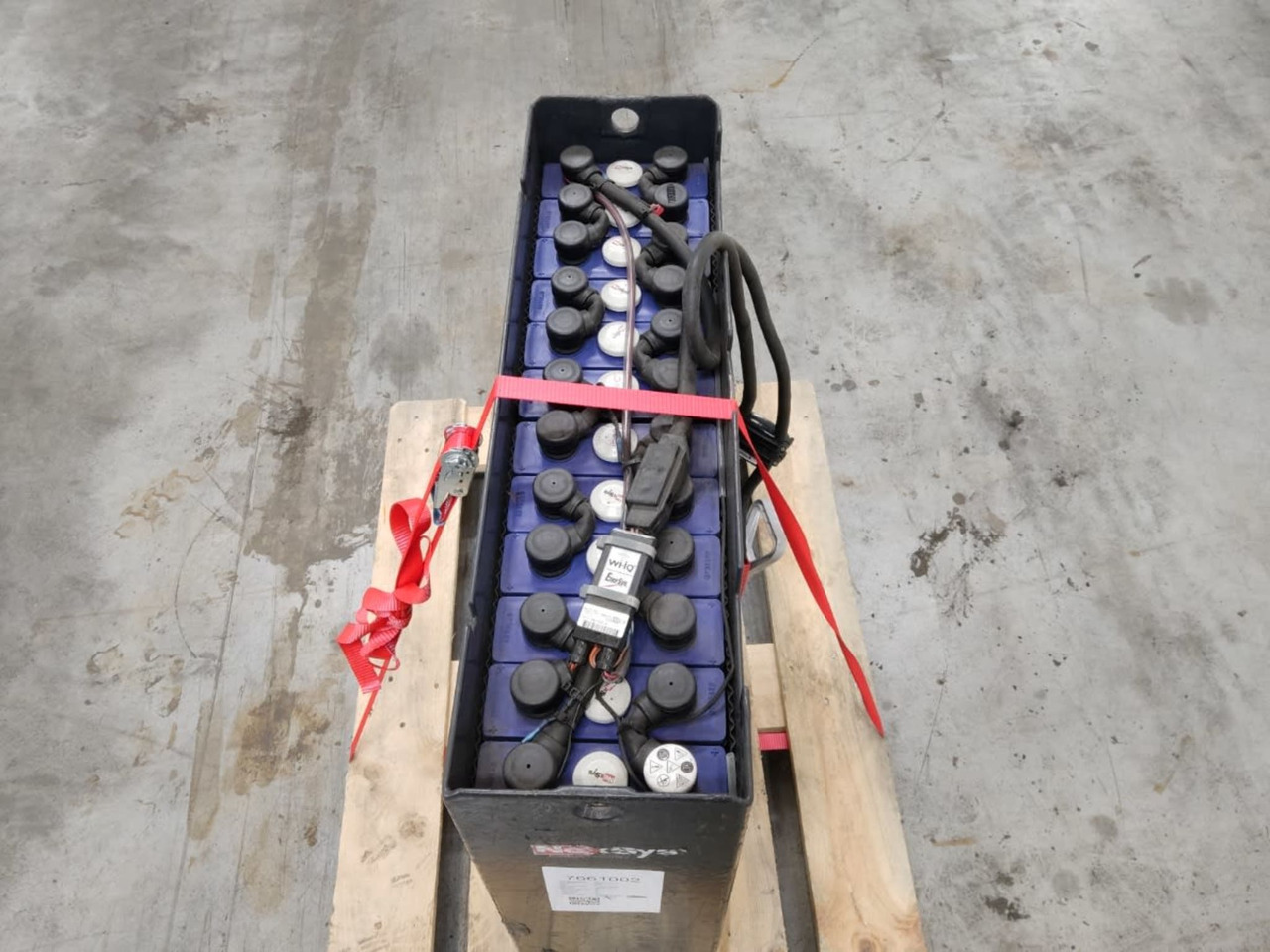 Battery 24V 24V 420Ah - Bateria për Pajisje për trajtimin e materialeve: foto 4 Battery 24V 24V 420Ah - Bateria për Pajisje për trajtimin e materialeve: foto 4