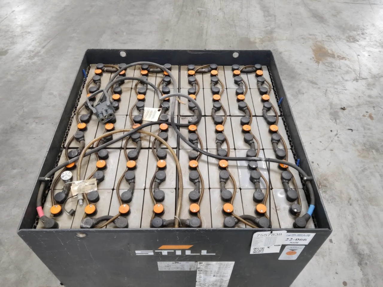 Hawker Battery 80V 840Ah - Bateria për Pajisje për trajtimin e materialeve: foto 4 Hawker Battery 80V 840Ah - Bateria për Pajisje për trajtimin e materialeve: foto 4