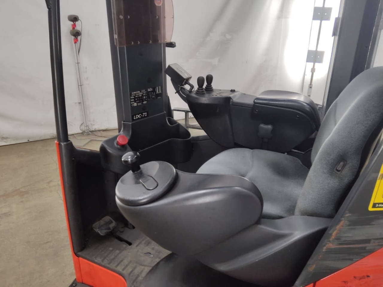 Linde R14X-03 - Pirun ritërheqës: foto 4 Linde R14X-03 - Pirun ritërheqës: foto 4