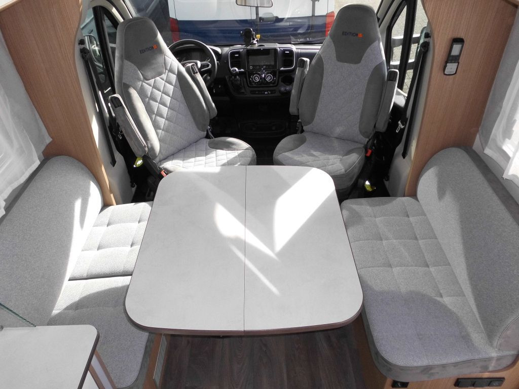 Carado T 459 Edition15 Solar, WR, RFK, SAT/TV uvm.+++ - Kamper gjysmë i integruar: foto 5 Carado T 459 Edition15 Solar, WR, RFK, SAT/TV uvm.+++ - Kamper gjysmë i integruar: foto 5