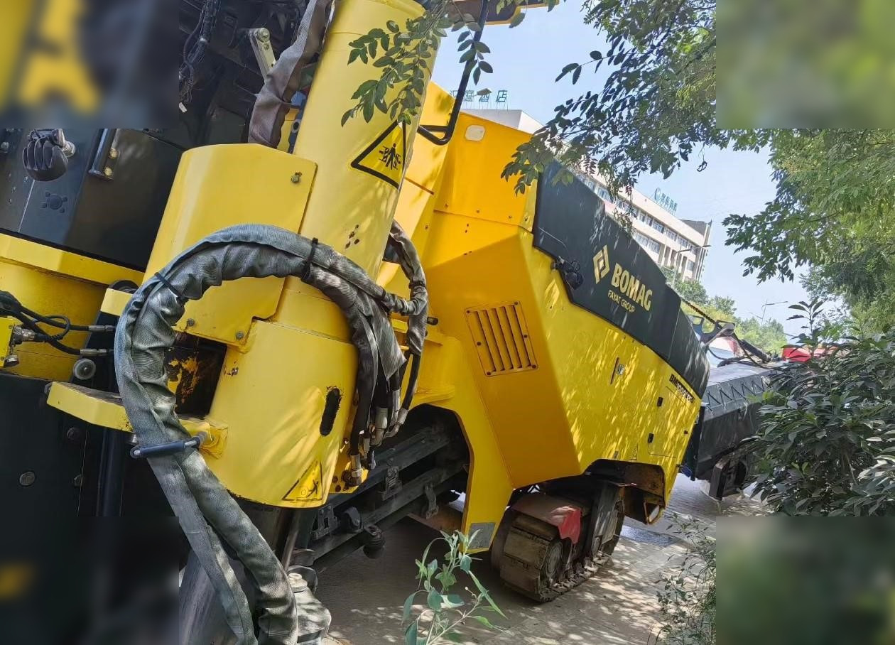 2017 BOMAG BM1000/35 - Frezë asfalti: foto 3 2017 BOMAG BM1000/35 - Frezë asfalti: foto 3