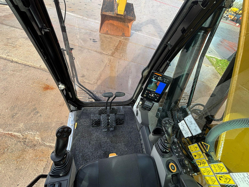 Ekskavator me zinxhirë Caterpillar 320 ROTOTILT / CENTRAL LUBRICATION / AC / 2 BUCKETS: foto 20