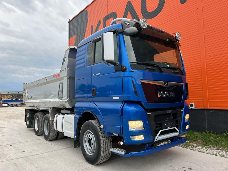 MAN TGX 35.640 8x4*4 INTARDER / BOX L=6010 mm - Kamion vetëshkarkues: foto 4 MAN TGX 35.640 8x4*4 INTARDER / BOX L=6010 mm - Kamion vetëshkarkues: foto 4