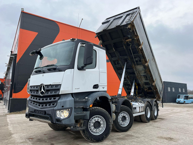 Mercedes-Benz Arocs 4151 8x4 BORDMATIC / FULL STEEL / DRUM BRAKES / BOX L=6140 mm - Kamion vetëshkarkues: foto 1 Mercedes-Benz Arocs 4151 8x4 BORDMATIC / FULL STEEL / DRUM BRAKES / BOX L=6140 mm - Kamion vetëshkarkues: foto 1