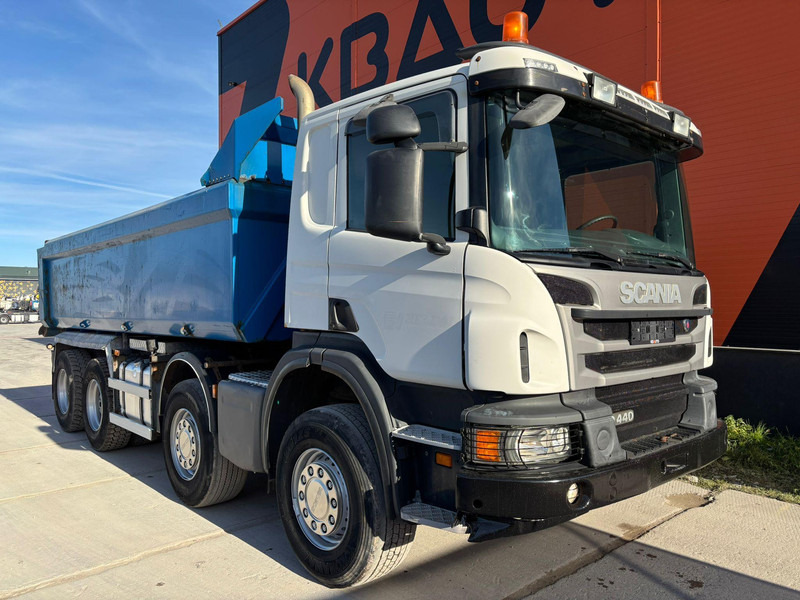 Scania P 440 8x4 RETARDER / FULL STEEL / BOX L=5850 mm - Kamion vetëshkarkues: foto 4 Scania P 440 8x4 RETARDER / FULL STEEL / BOX L=5850 mm - Kamion vetëshkarkues: foto 4