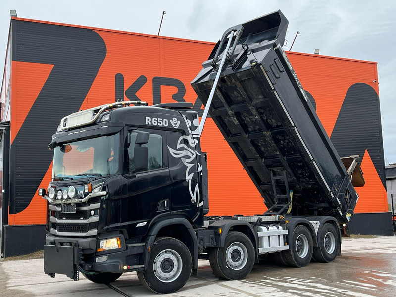 Scania R 650 8x4 FRONT PLOW EQUIPMENT / FULL STEEL / HUB REDUCTION / WEBASTO - Kamion vetëshkarkues: foto 3 Scania R 650 8x4 FRONT PLOW EQUIPMENT / FULL STEEL / HUB REDUCTION / WEBASTO - Kamion vetëshkarkues: foto 3
