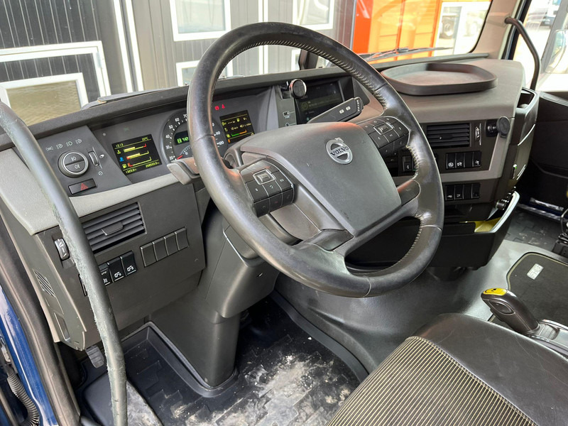 Kamion me karroceri të hapur, Kamion me vinç Volvo FH 16 650 8x2*6 HMF 6020K-RC + JIB / PLATFORM L=6344 mm: foto 16 Kamion me karroceri të hapur, Kamion me vinç Volvo FH 16 650 8x2*6 HMF 6020K-RC + JIB / PLATFORM L=6344 mm: foto 16