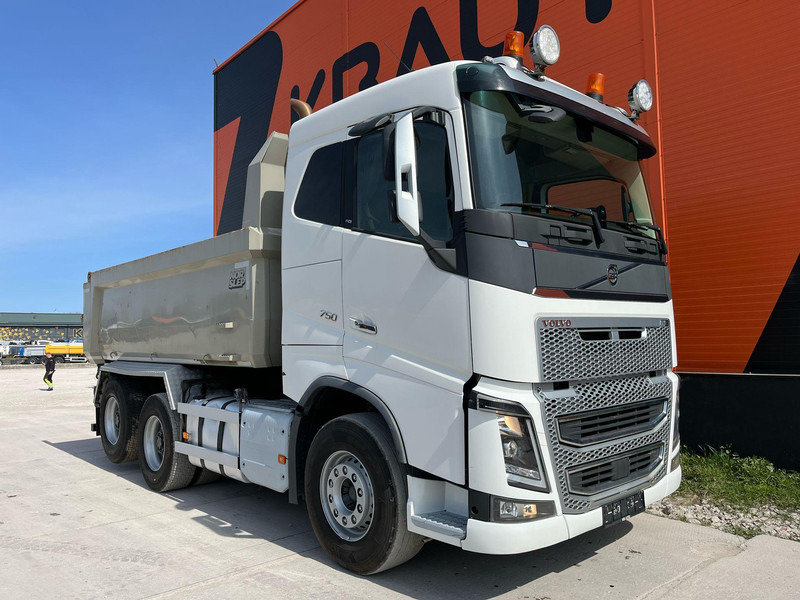 Volvo FH 16 750 6x4 RETARDER / TANDEM AXLE LIFT / BIG AXLES / BOX L=4701 mm - Kamion vetëshkarkues: foto 4 Volvo FH 16 750 6x4 RETARDER / TANDEM AXLE LIFT / BIG AXLES / BOX L=4701 mm - Kamion vetëshkarkues: foto 4