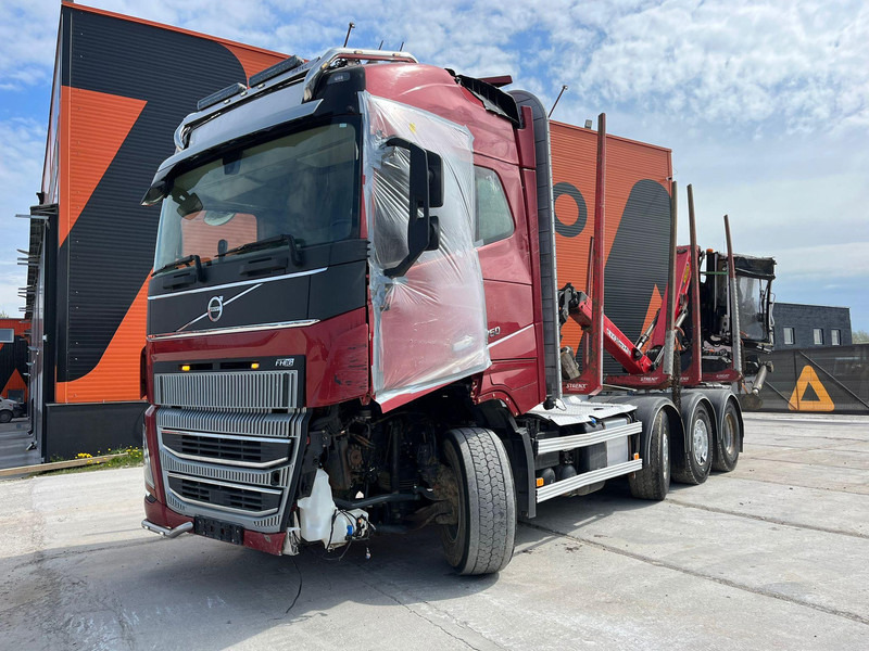 Volvo FH 16 750 8x4/4 DAMAGED ! - Kamion për transport druri, Kamion me vinç: foto 2 Volvo FH 16 750 8x4/4 DAMAGED ! - Kamion për transport druri, Kamion me vinç: foto 2