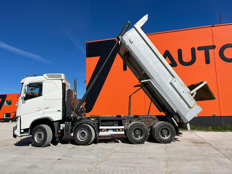 Kamion vetëshkarkues Volvo FH 540 8x4 RETARDER / TANDEM AXLE LIFT / BIG AXLES / BOX L=5704 mm: foto 9