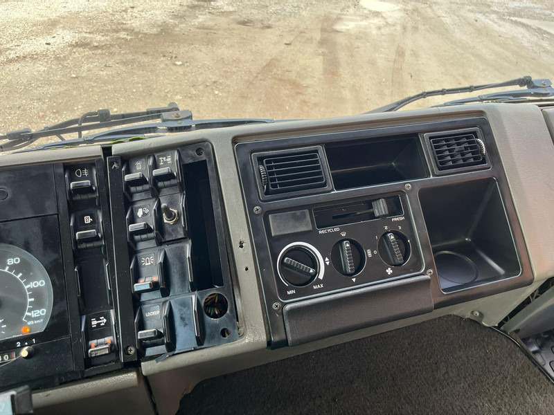 Kamion me karroceri të hapur, Kamion me vinç Volvo FL 608 4x2 PK 8200 / BOX L=4249 mm: foto 19