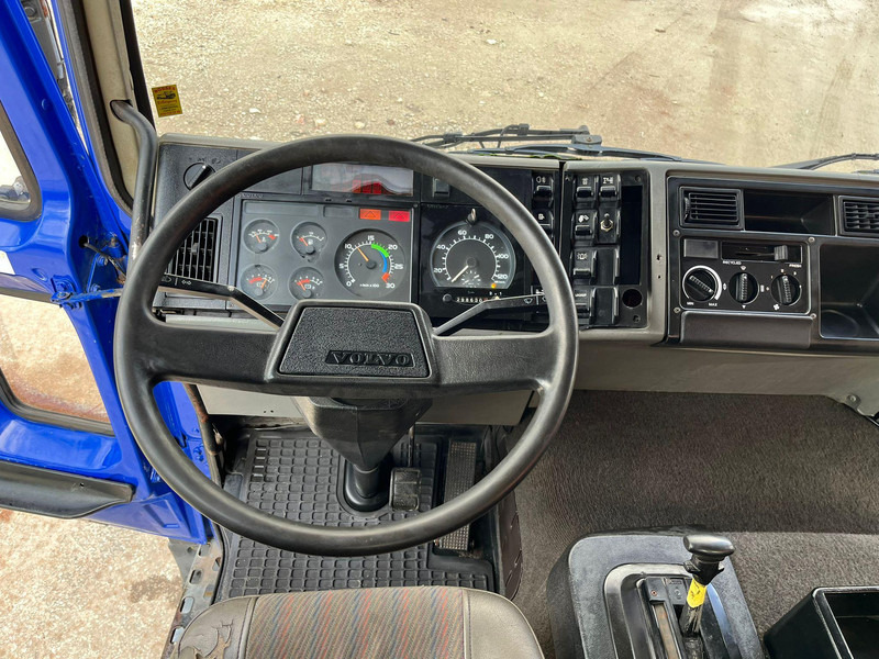Kamion me karroceri të hapur, Kamion me vinç Volvo FL 608 4x2 PK 8200 / BOX L=4249 mm: foto 17
