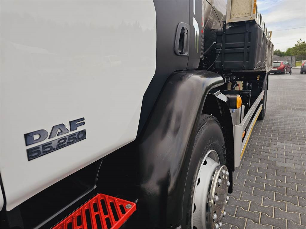 Kamion me vakuum DAF WUKO SCK-4HW for collecting waste liquid separator: foto 9 Kamion me vakuum DAF WUKO SCK-4HW for collecting waste liquid separator: foto 9