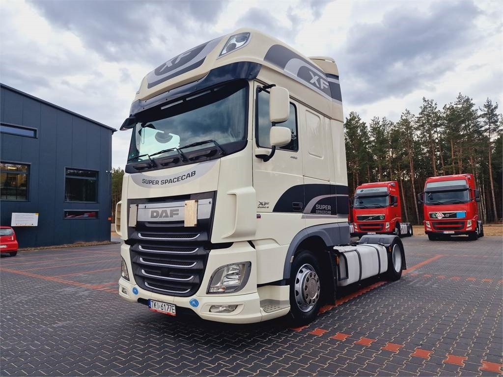 DAF XF 106 460 - Gjysmë-kamion: foto 1 DAF XF 106 460 - Gjysmë-kamion: foto 1