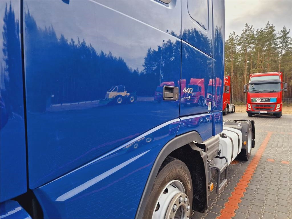 Gjysmë-kamion Volvo FH 13 440: foto 8 Gjysmë-kamion Volvo FH 13 440: foto 8