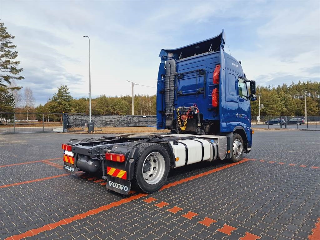 Volvo FH 13 440 - Gjysmë-kamion: foto 4 Volvo FH 13 440 - Gjysmë-kamion: foto 4