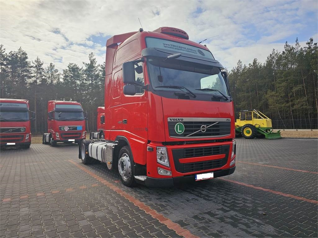 Volvo FH13 XXL EURO 5 2011 + KRONE MEGA RAISE - Gjysmë-kamion: foto 3 Volvo FH13 XXL EURO 5 2011 + KRONE MEGA RAISE - Gjysmë-kamion: foto 3
