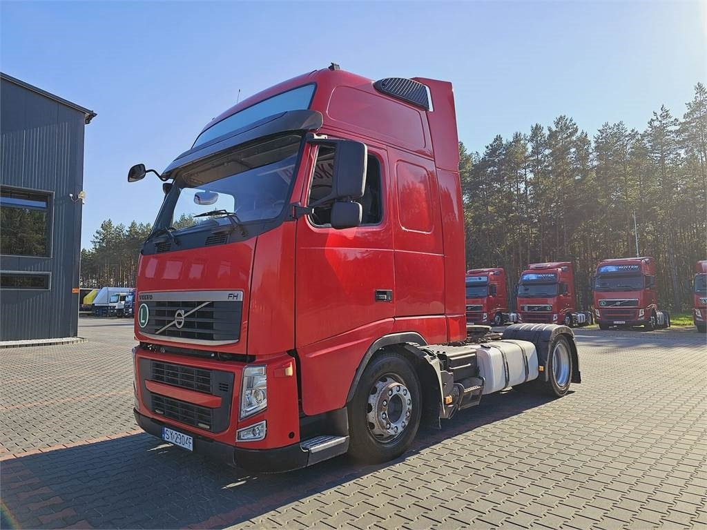 Volvo FH13 XXL MANUAL 420 EURO 5 2011 r MEGA LOW DECK  - Gjysmë-kamion: foto 2 Volvo FH13 XXL MANUAL 420 EURO 5 2011 r MEGA LOW DECK  - Gjysmë-kamion: foto 2