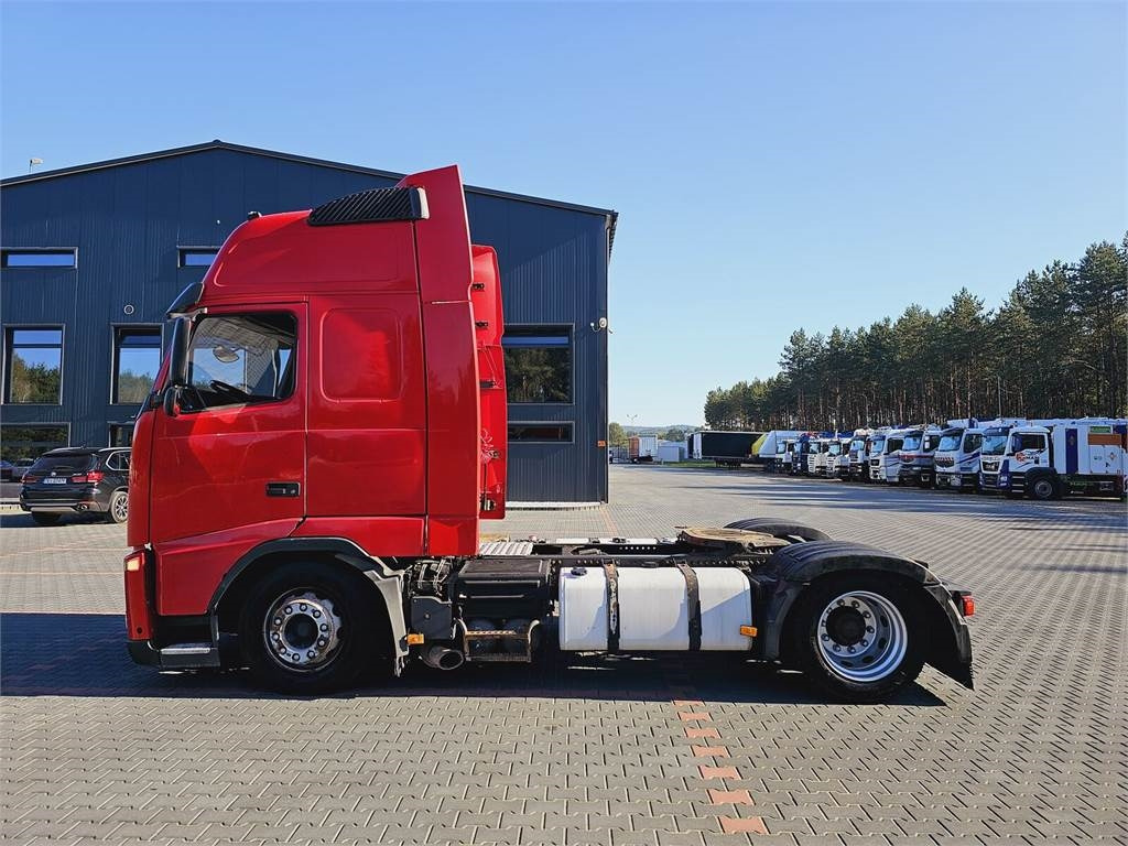 Volvo FH13 XXL MANUAL 420 EURO 5 2011 r MEGA LOW DECK - Gjysmë-kamion: foto 3 Volvo FH13 XXL MANUAL 420 EURO 5 2011 r MEGA LOW DECK - Gjysmë-kamion: foto 3