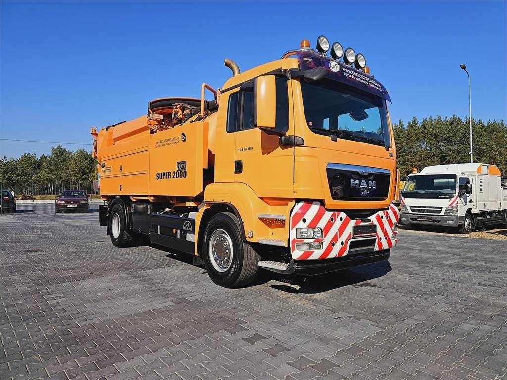MAN SUPER 2000 4x2 WUKO RECYKLING for collecting liqui - Kamion me vakuum: foto 2 MAN SUPER 2000 4x2 WUKO RECYKLING for collecting liqui - Kamion me vakuum: foto 2