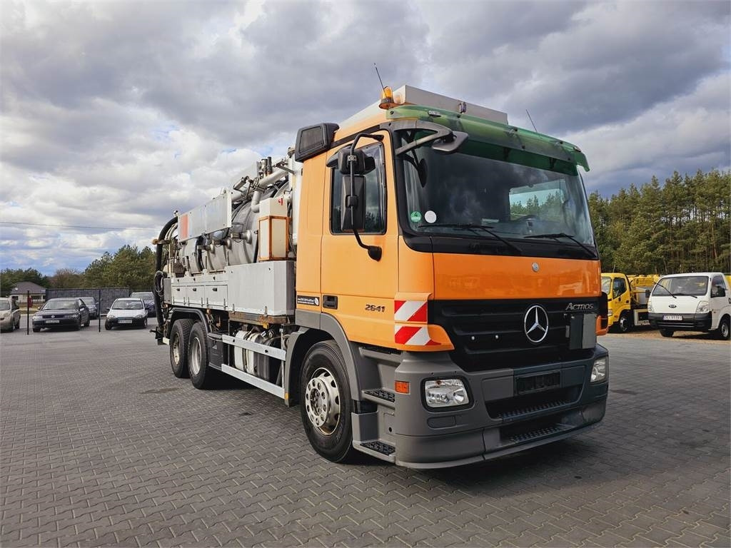 Mercedes-Benz WUKO KROLL COMBI FOR SEWER CLEANING - Kamion me vakuum: foto 2 Mercedes-Benz WUKO KROLL COMBI FOR SEWER CLEANING - Kamion me vakuum: foto 2