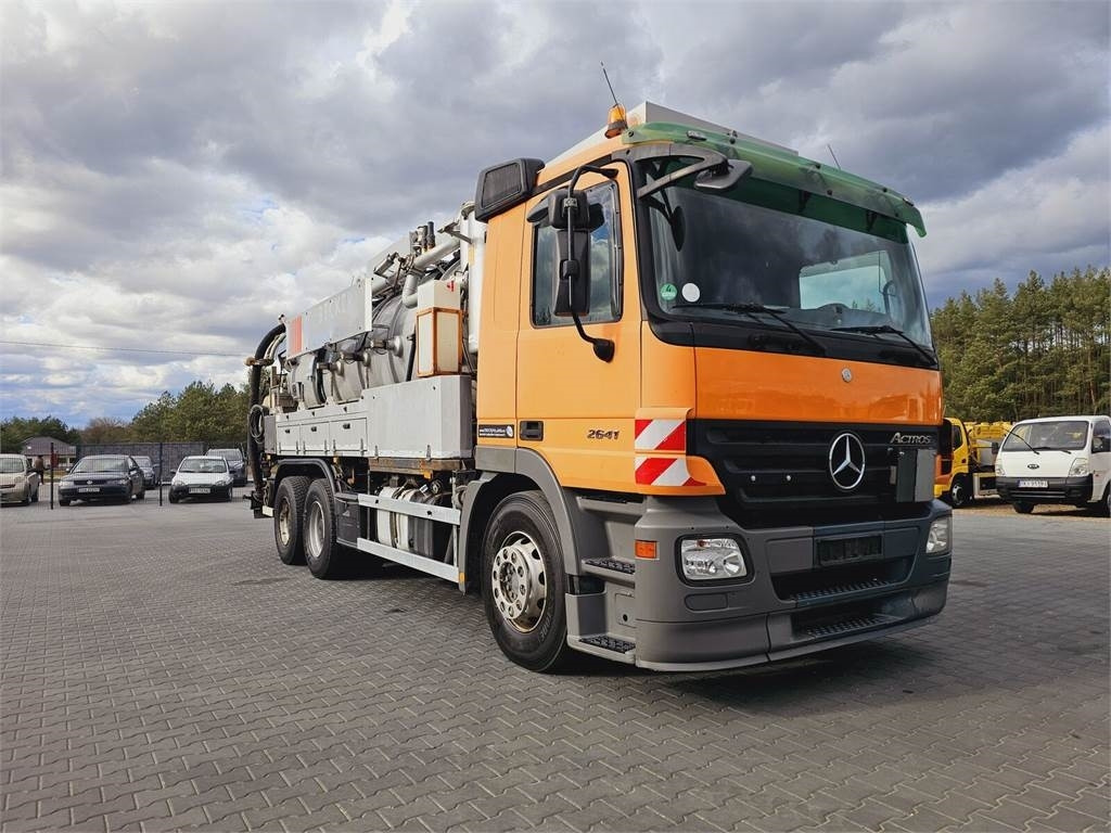 Mercedes-Benz WUKO KROLL COMBI FOR SEWER CLEANING - Kamion me vakuum: foto 3 Mercedes-Benz WUKO KROLL COMBI FOR SEWER CLEANING - Kamion me vakuum: foto 3