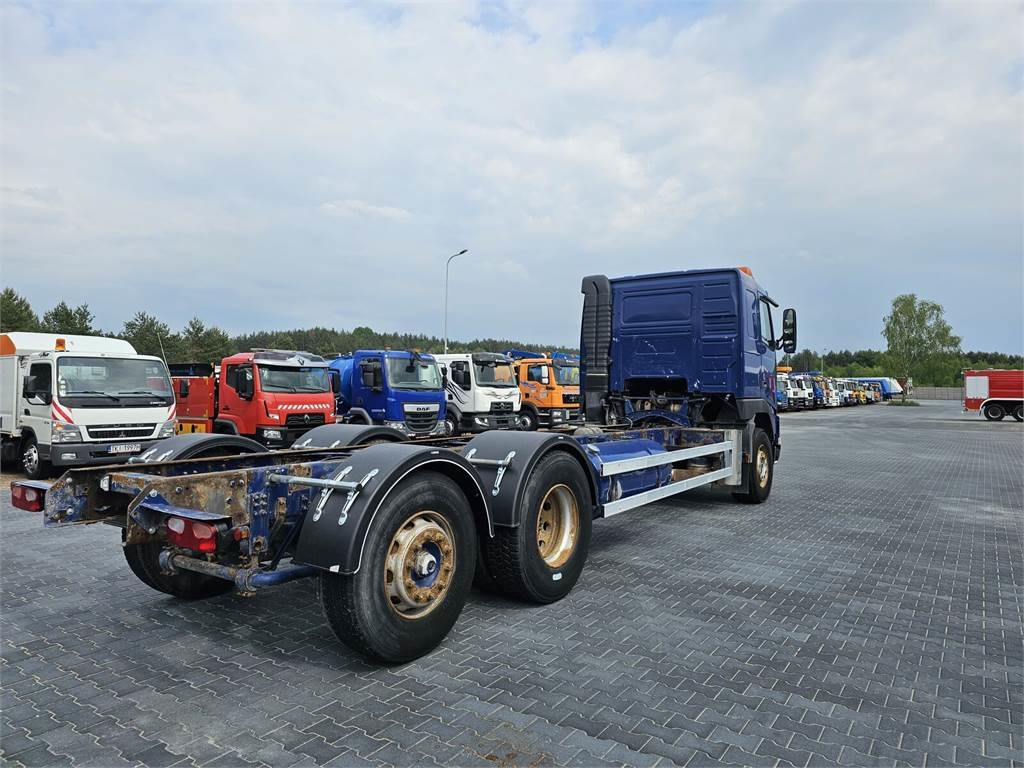 Volvo FH 16 470 KM 6x2 low mileage 229700 km !!!! - Transportjer kontejnerësh/ Kamion me karroceri të çmontueshme: foto 4 Volvo FH 16 470 KM 6x2 low mileage 229700 km !!!! - Transportjer kontejnerësh/ Kamion me karroceri të çmontueshme: foto 4