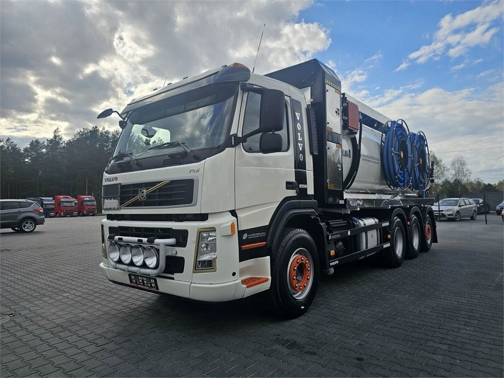 Volvo WUKO ADR ROLBA FOR CLEANING CHANNELS COMBI - Kamion me vakuum: foto 4 Volvo WUKO ADR ROLBA FOR CLEANING CHANNELS COMBI - Kamion me vakuum: foto 4