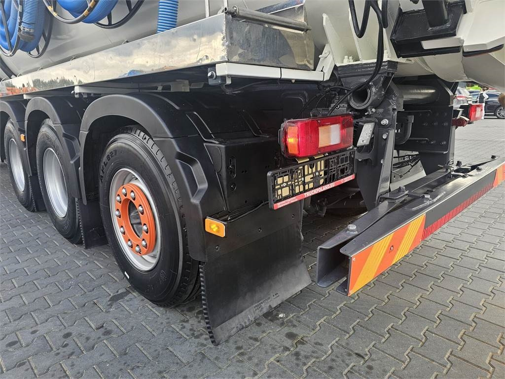 Kamion me vakuum Volvo WUKO ADR ROLBA FOR CLEANING CHANNELS COMBI: foto 14 Kamion me vakuum Volvo WUKO ADR ROLBA FOR CLEANING CHANNELS COMBI: foto 14