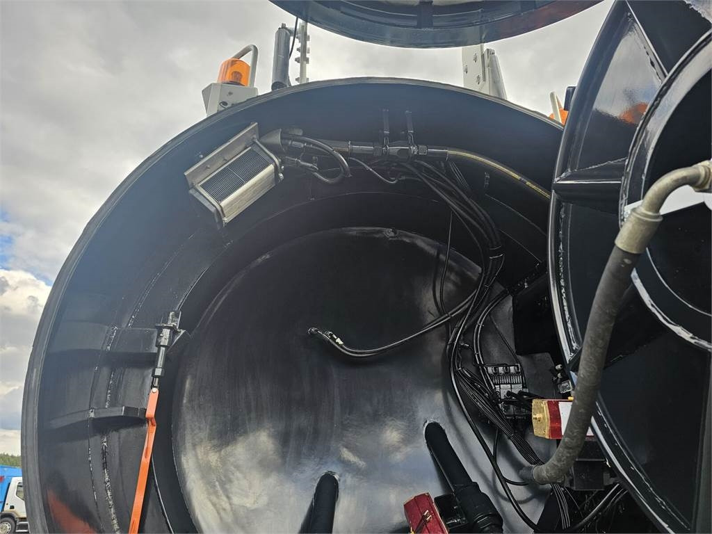 Kamion me vakuum Volvo WUKO ADR ROLBA FOR CLEANING CHANNELS COMBI: foto 25 Kamion me vakuum Volvo WUKO ADR ROLBA FOR CLEANING CHANNELS COMBI: foto 25