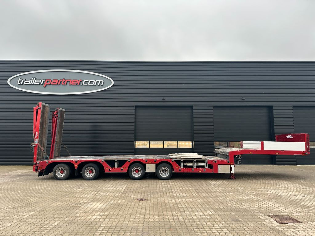 Emtech AMT 4 achs tieflader / radmulden / zwangslenkung Emtech AMT 4 achs tieflader / radmulden / zwangslenkung - Gjysmë rimorkio me plan ngarkimi të ulët: foto 1 Emtech AMT 4 achs tieflader / radmulden / zwangslenkung Emtech AMT 4 achs tieflader / radmulden / zwangslenkung - Gjysmë rimorkio me plan ngarkimi të ulët: foto 1