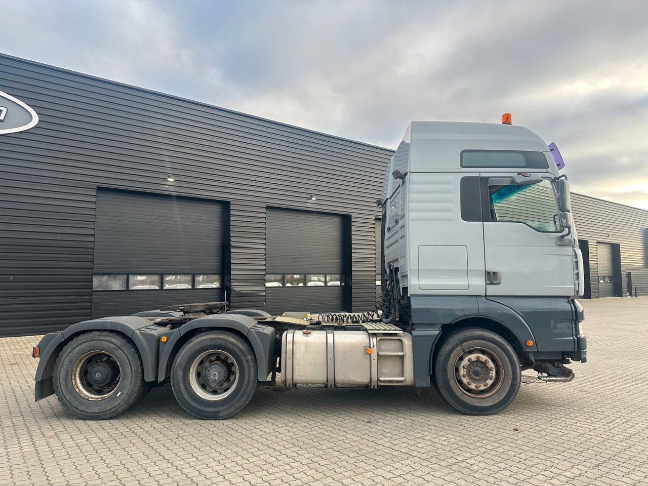 MAN TGA 26.530 6x4 / 120 T - Gjysmë-kamion: foto 2 MAN TGA 26.530 6x4 / 120 T - Gjysmë-kamion: foto 2