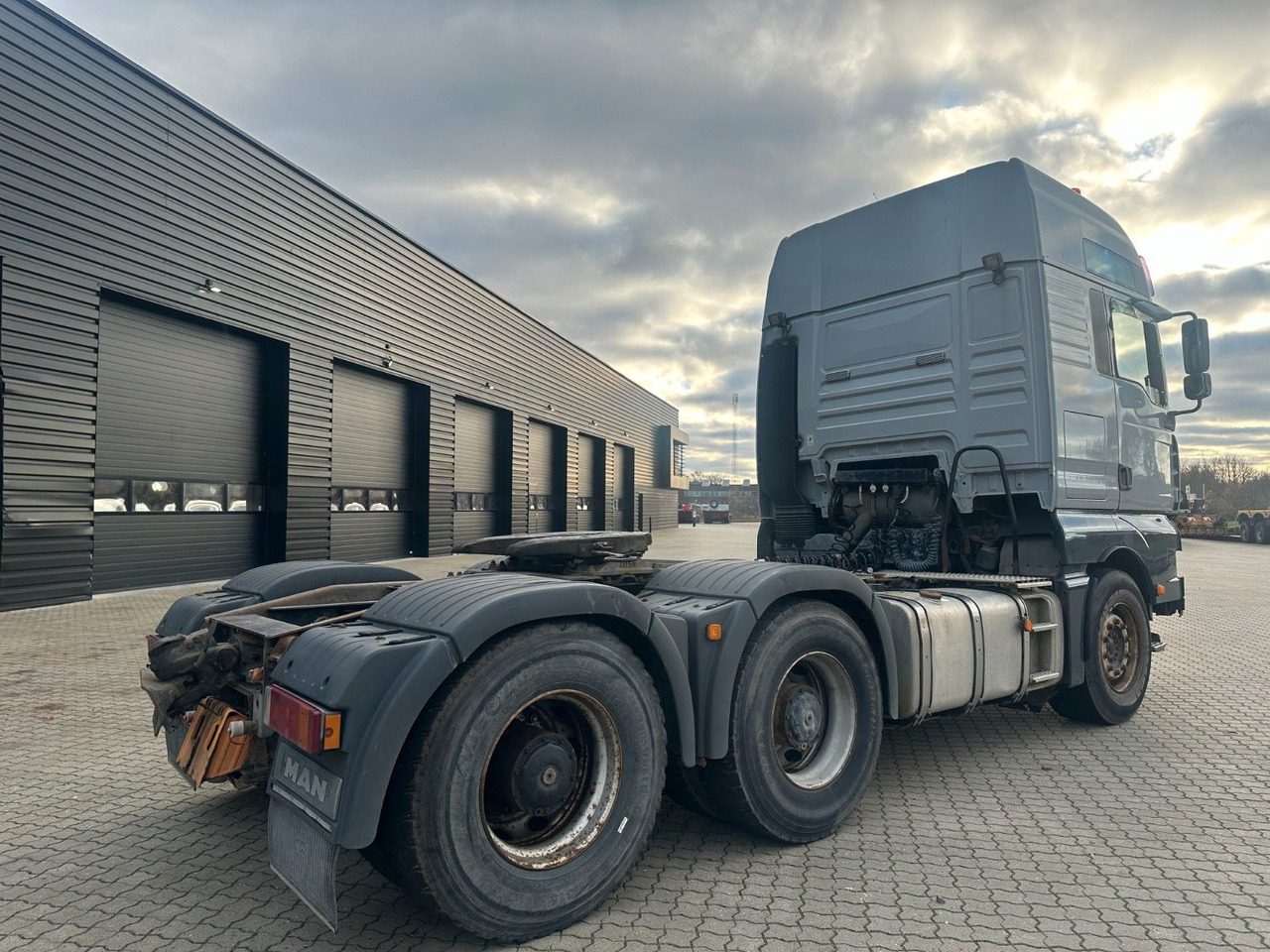 MAN TGA 26.530 6x4 / 120 T - Gjysmë-kamion: foto 4 MAN TGA 26.530 6x4 / 120 T - Gjysmë-kamion: foto 4