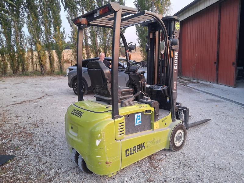 Clark GTX16 - Pirun elektrik: foto 3 Clark GTX16 - Pirun elektrik: foto 3