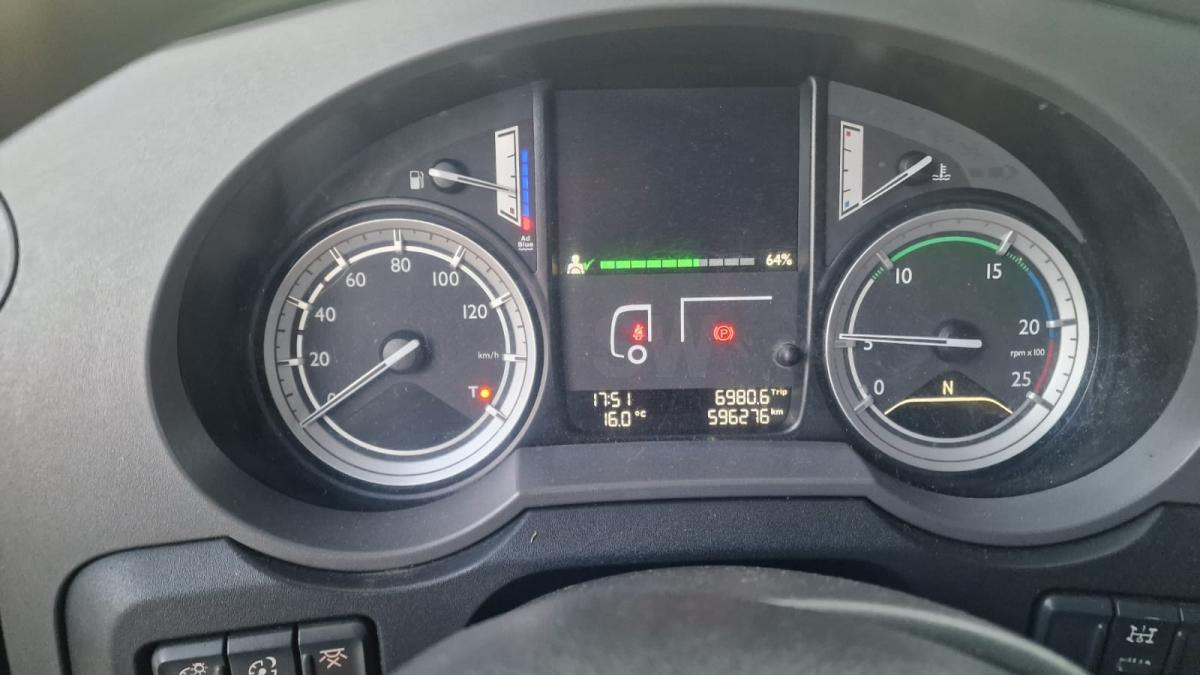 Gjysmë-kamion DAF XF 480: foto 11