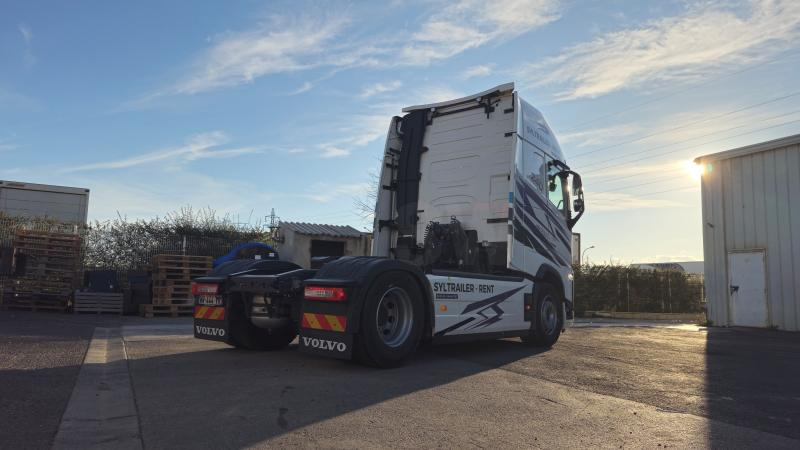 Volvo FH 500 Globetrotter XXL (Location / Rent) - Gjysmë-kamion: foto 4 Volvo FH 500 Globetrotter XXL (Location / Rent) - Gjysmë-kamion: foto 4