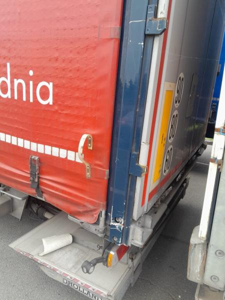 Kögel SN24 - Gjysmë rimorkio me tendë: foto 5 Kögel SN24 - Gjysmë rimorkio me tendë: foto 5