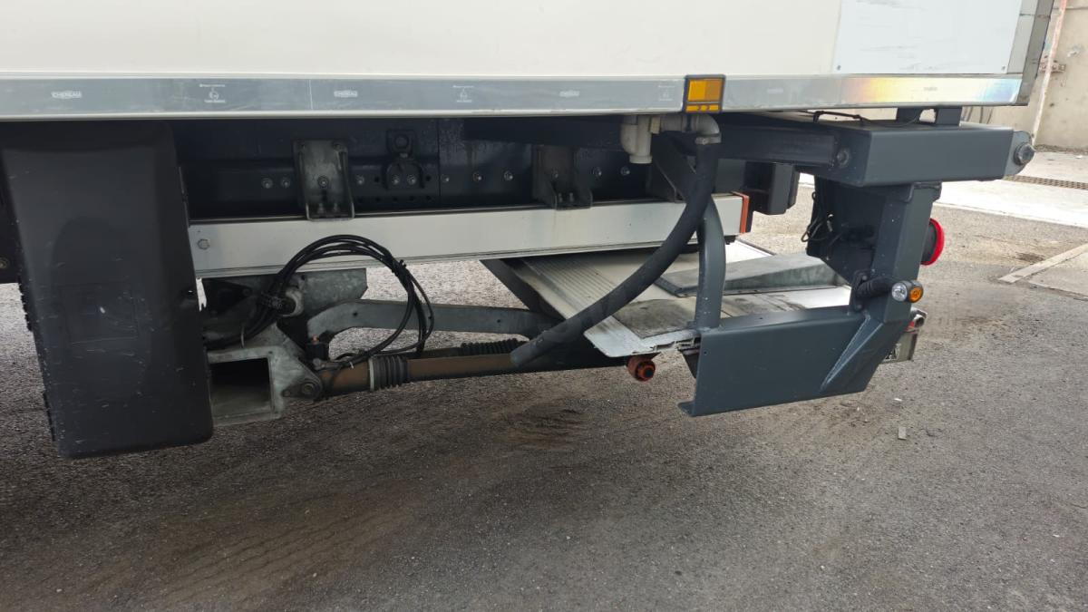 Renault D WIDE (LOCATION / RENT) - Kamion frigorifer: foto 5 Renault D WIDE (LOCATION / RENT) - Kamion frigorifer: foto 5