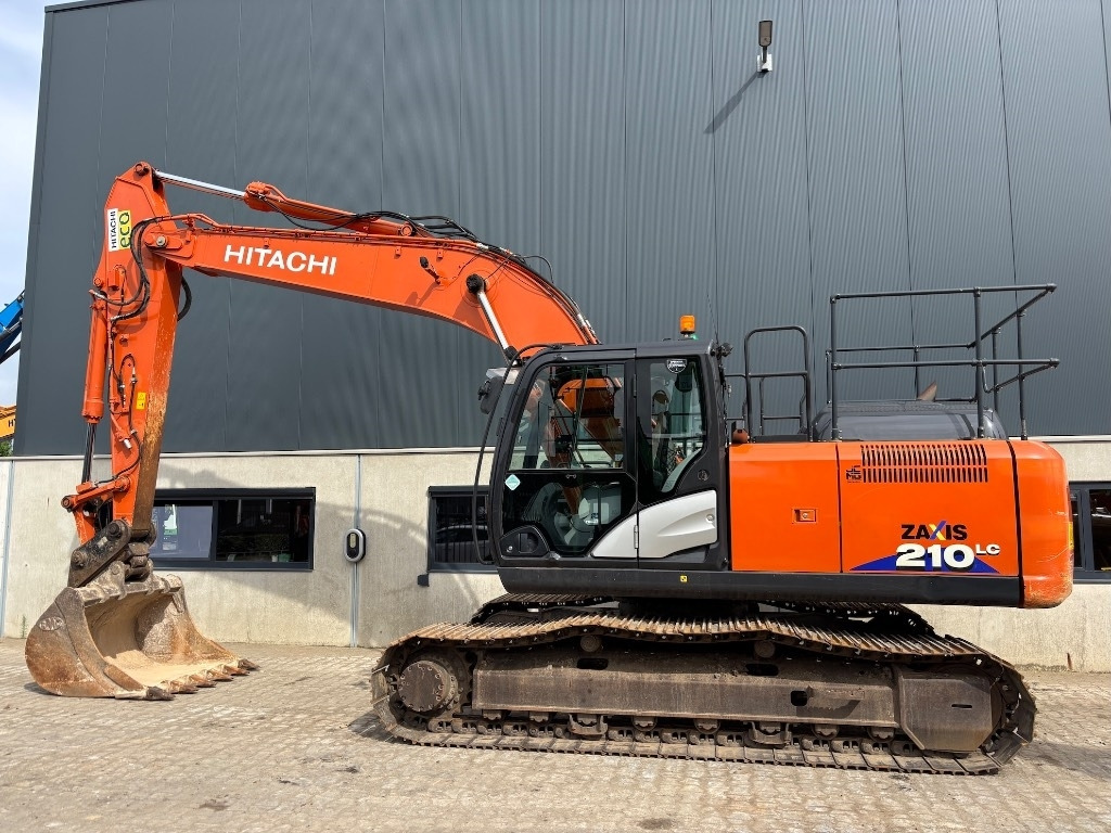 Hitachi ZX 210 LC-6 - ZX210 - Ekskavator me zinxhirë: foto 2 Hitachi ZX 210 LC-6 - ZX210 - Ekskavator me zinxhirë: foto 2