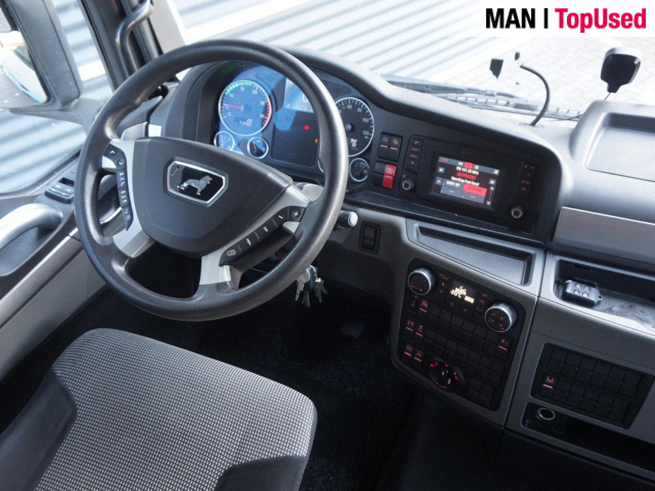 MAN TGX 18.420 4X2 BLS / PTO / EURO 6 - Gjysmë-kamion: foto 4 MAN TGX 18.420 4X2 BLS / PTO / EURO 6 - Gjysmë-kamion: foto 4