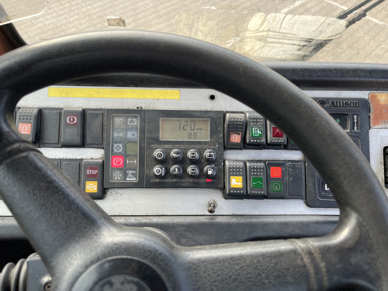Terberg YT 182 / Terminal Tractor / Airco / Cummins - Gjysmë-kamion: foto 4 Terberg YT 182 / Terminal Tractor / Airco / Cummins - Gjysmë-kamion: foto 4